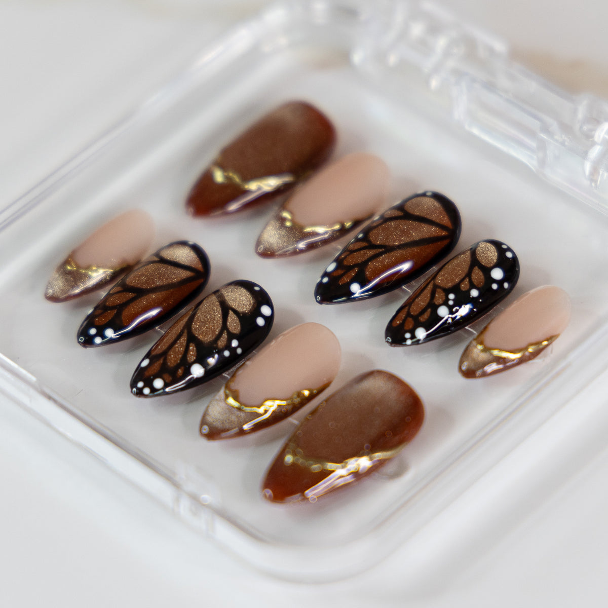 Amber Wings